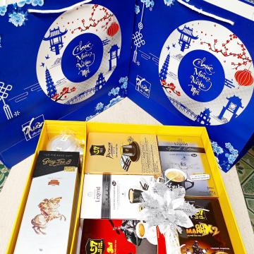 Bộ quà tặng cà phê Nhất Mãi Lộc Phát - Trung Nguyên Bộ quà tặng cà phê Nhất Mãi Lộc Phát - Trung Nguyên